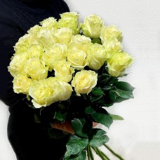 25 белых роз (50 см)